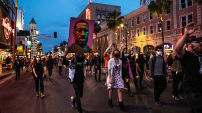 Беспорядки в США: годовщину смерти Джорджа Флойда отметили погромами