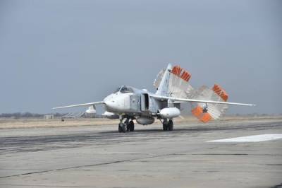 В Крыму Су-30СМ и Су-24М морской авиации Черноморского флота выполнили учебно-боевые полёты