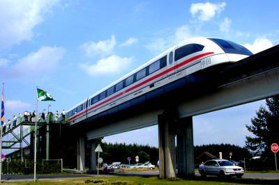 В Китае строят дорогу для поездов со скоростью до 1 000 км/ч