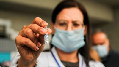 Около 17 млн россиян получили первую прививку от коронавируса