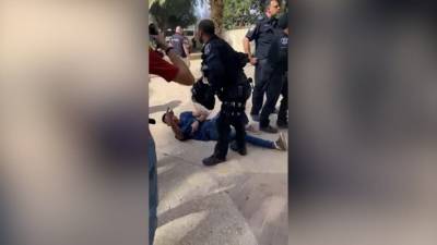 Напал с ножом на еврея с флагом Израиля - полиция расизма не усматривает