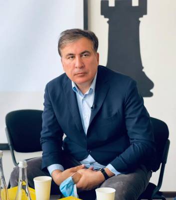 СМИ узнали, с кем Саакашвили проводит время в пент-хаусе