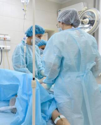 В Кемерове гинекологи успешно провели сложную операцию женщине
