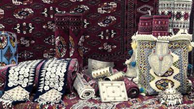 Достояние Туркменистана: фабрику художественного ковроделия открыли в Ашхабаде