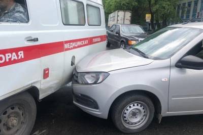 В Иванове произошло ДТП с участием автомобиля скорой помощи