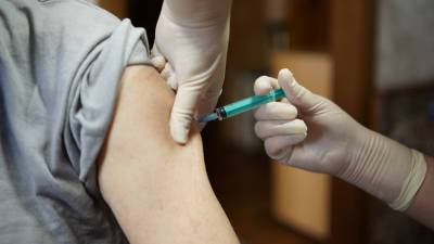 Полный курс вакцинации от коронавируса прошли 10% россиян