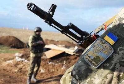 Во время обстрелов на Донбассе погиб украинский военный, - штаб ООС