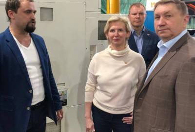 Депутат Госдумы Сергей Яхнюк посетил завод дозировочной техники в Луге