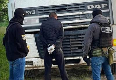 В Одесской области задержали банду, нападавшую на дальнобойщиков (фото, видео)
