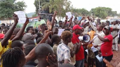 Жители Банги устроили массовую акцию протеста против МИНУСКА в ЦАР