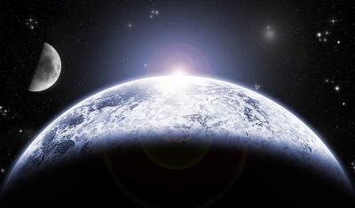 Уникальные снимки суперлунного затмения сделал российский спутник