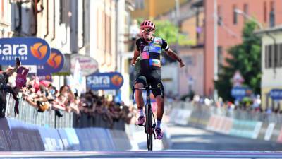 Александр Власов - Павел Сиваков - Беттиол победил на 18-м этапе «Джиро д'Италия», Власов — 45-й - russian.rt.com - Колумбия - Astana - Ирландия - Бахрейн