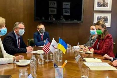 США согласились сотрудничать с Украиной по поставкам и производству вакцин
