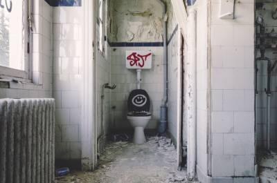 Школьные туалеты борются за звание «худшего в России»