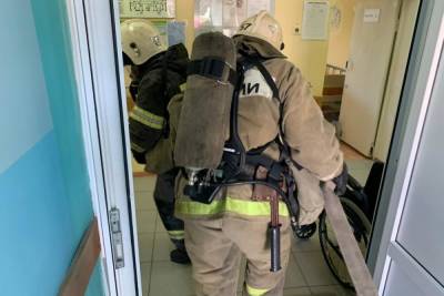 В Новомосковской горбольнице работали пожарные расчеты