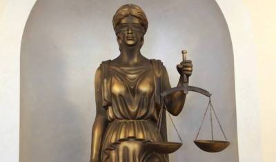 В Тюмени обвиняемую в заказном убийстве матери женщину оправдали