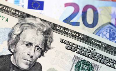 Курс валют сегодня: доллар и евро подскочили в цене и пошли вниз на торгах
