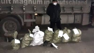 На границе Казахстана и России задержали 135 кг наркотиков