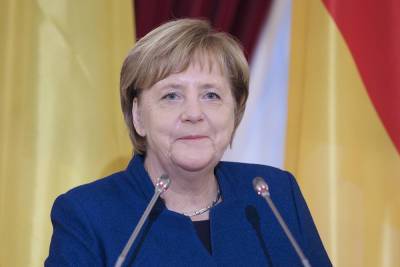 Германия: Канцлер Ангела Меркель за вакцинацию детей