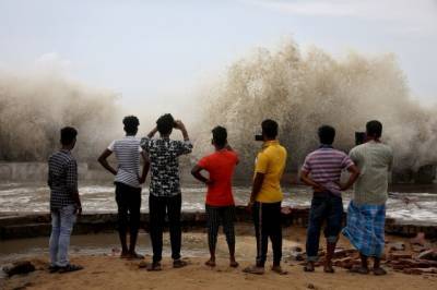 На востоке Индии циклон оставил без крыши над головой более 150 000 человек (ФОТО)