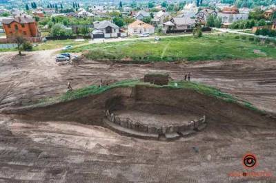 В Днепропетровской области на раскопках кургана обнаружили кромлех, который старше Стоунхенджа