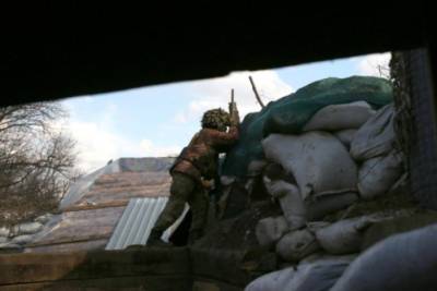 На Донбассе в результате обстрела боевиков ранен украинский военный