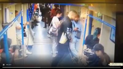 В Москве арестовали мужчину, который шлепал девушек за ягодицы в метро