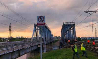 В Ярославле погибла девушка, которая ради эффектного сэлфи забралась на железнодорожный мост