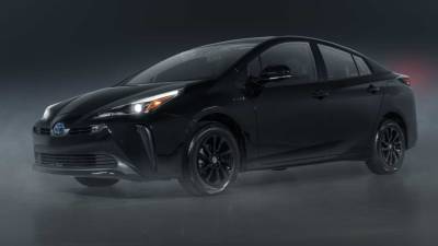 Гибрид Toyota Prius получил в США черную спецверсию Nightshade