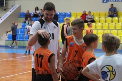 Игрок НБА вернулся в Украину и устроит мероприятие для черкасских детей