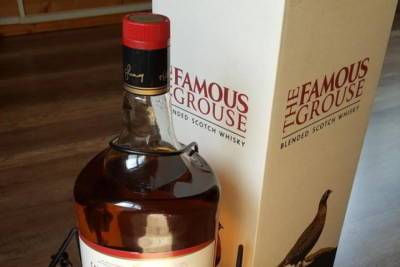В Мурманске магазинный воришка пытался вынести бутылку виски стоимостью 11 тысяч рублей
