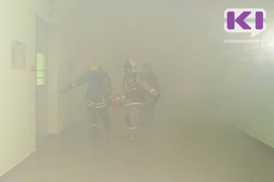В Ухте устроившая пожар в многоквартирном доме женщина попала в больницу