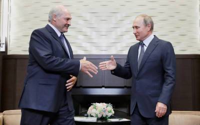 Лукашенко договорился с Путиным о вакцинации украинцев на границе