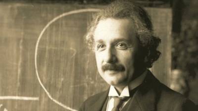Автограф Эйнштейна продали на аукционе в Петербурге за 500 тысяч рублей