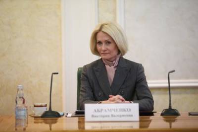 Виктория Абрамченко : В России запретят пластиковые трубочки и посуду и ватные палочки