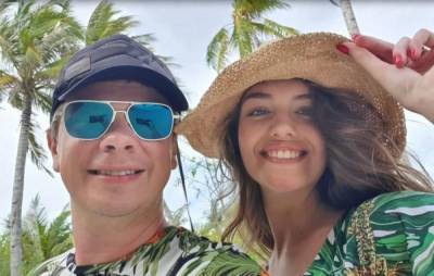 Комаров из "Мир наизнанку" поселился с Мисс Украина-2016 в палатке на райском острове: «Особенный во всем»