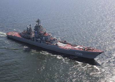 Крейсер «Пётр Великий» совместно с авиацией приступил к отработке боевых задач - argumenti.ru - Северный Флот