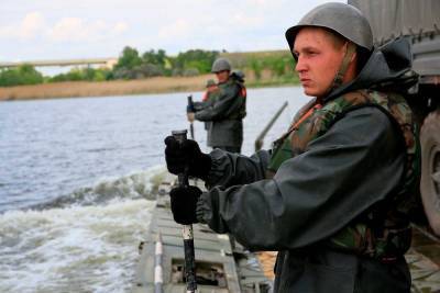 Преодолели водную преграду:в Крыму прошли совместные военные учения