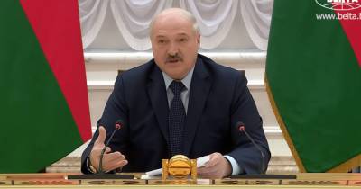 Лукашенко анонсировал пункты вакцинации "Спутником V" на границе с Украиной (видео)