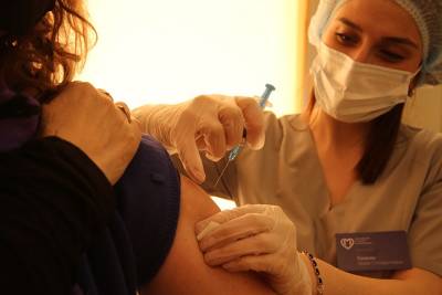 Эпидемиолог сообщил, что вакцинация увеличила продолжительность жизни людей на 25 лет