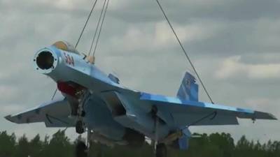 В Гатчину доставлен завершивший службу истребитель Су-27, где станет памятным экспонатом