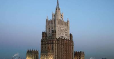 Москва выразила протест Украине после провокационного "перформанса" у Посольства России в Киеве