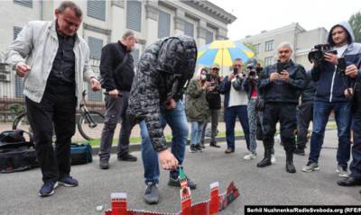 Россия выразила протест из-за акции у посольства в Киеве