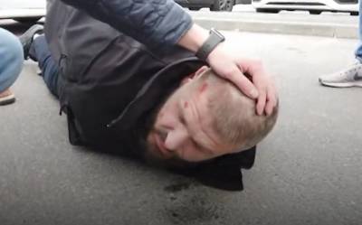 Видео: охранник Стивена Сигала вымогал деньги у коммерсанта при поддержке майора полиции
