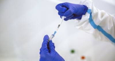 Беларусь может пустить иностранцев, желающих вакцинироваться "Спутником V"