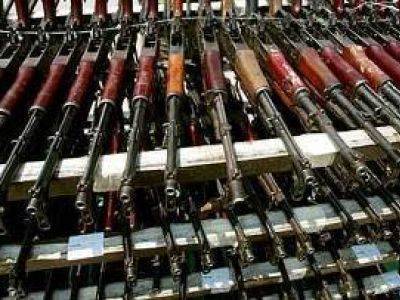 В аннексированном Крыму начальник склада вооружения МВД торговал оружием