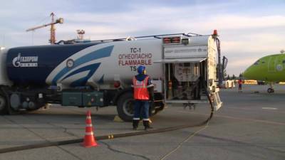 Smart Fuel: "Газпром нефть" запустила систему быстрой оплаты заправки самолетов