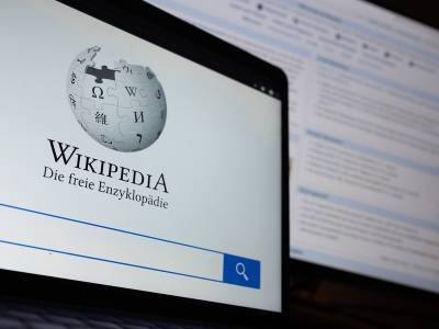 "Википедия" не открывает офис в России опасений стать "иностранным агентом"
