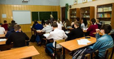 Назван срок начала приёма заявлений на выплату в 10 тысяч рублей на ребёнка-школьника