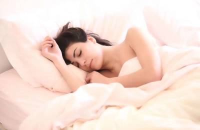 Названо оптимальное количество сна для продления жизни